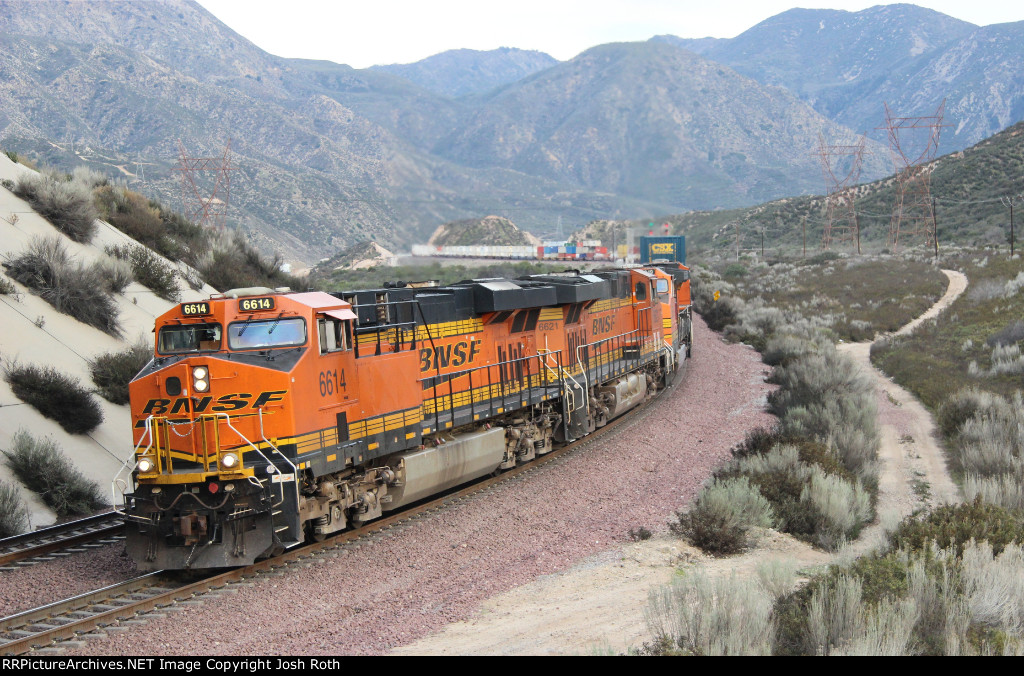 BNSF 6614, BNSF 6621, BNSF 5219 & BNSF 4177